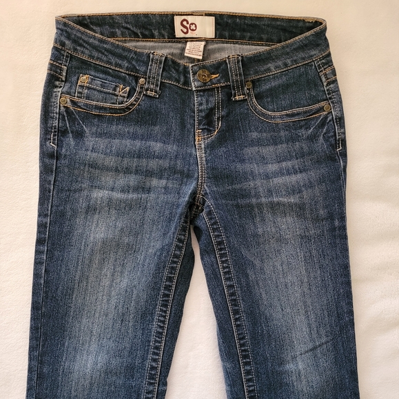 Bermuda Shorts! Dark Rinse, LIKE NEW!! Size 3 - Picture 1 of 5